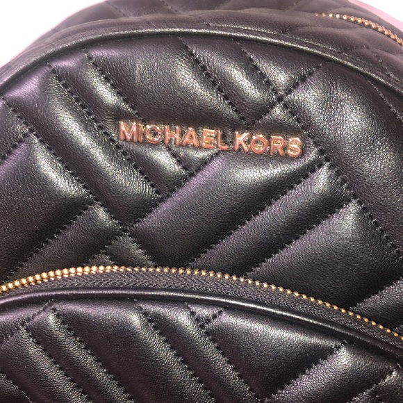 Michael kors black leather back pack - Picture 2 of 8